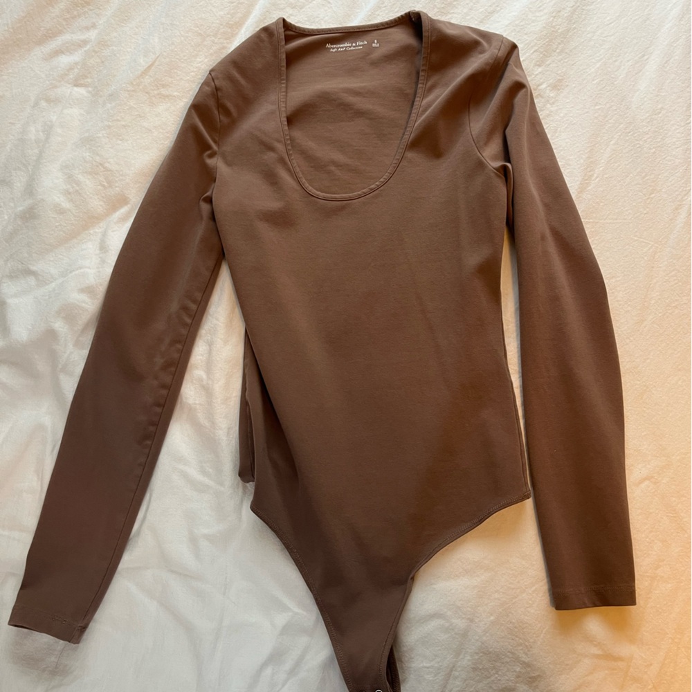 Abercrombie Soft Matte Seamless Long-Sleeve Scoop Neck Bodysuit Brown